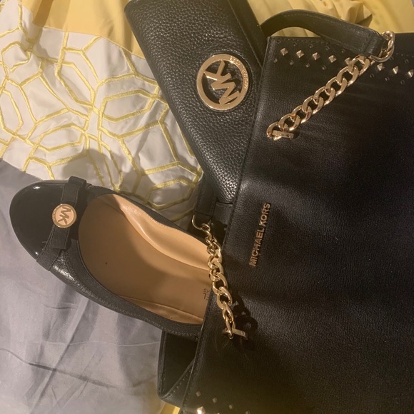 Michael Kors  large tote matching wallet&shoes - Picture 7 of 11